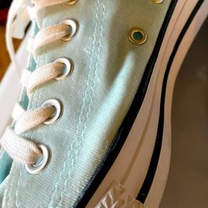 Converse velvet shoes